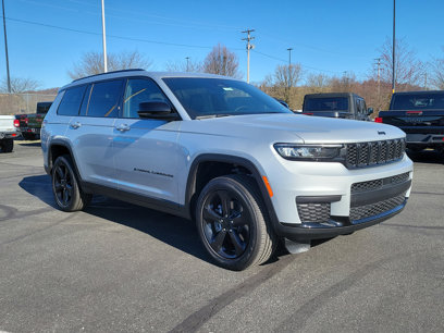 New 2023 Jeep Grand Cherokee L Laredo