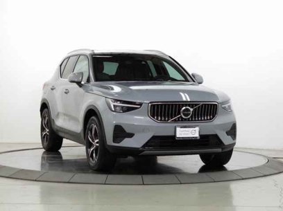 Certified 2025 Volvo XC40 B5 Core