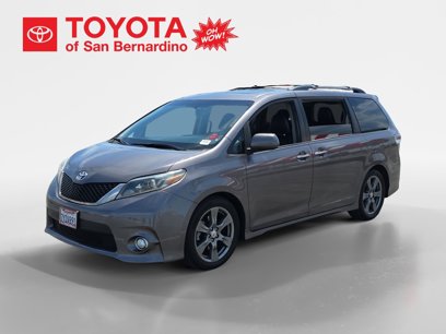 Used 2017 Toyota Sienna SE Premium