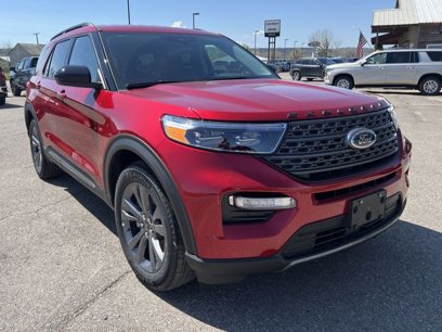 New 2024 Ford Explorer XLT w/ Equipment Group 202A