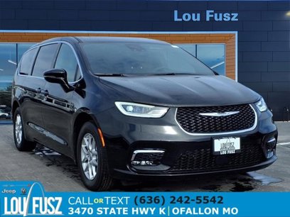 New 2025 Chrysler Pacifica Select