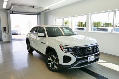 New 2025 Volkswagen Atlas Cross Sport SE