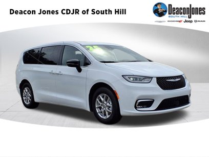 New 2025 Chrysler Pacifica Select