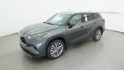 New 2025 Toyota Highlander Platinum