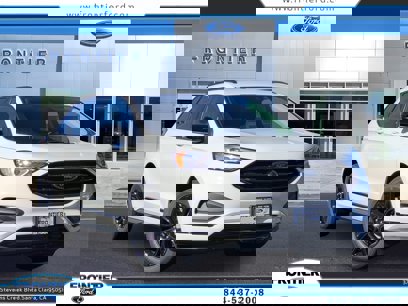 Used 2024 Ford Edge SE w/ Black Appearance Package
