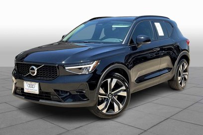 Used 2023 Volvo XC40 B5 Plus w/ Climate Package