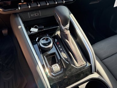 New 2025 Chevrolet Colorado Z71 w/ Technology Package