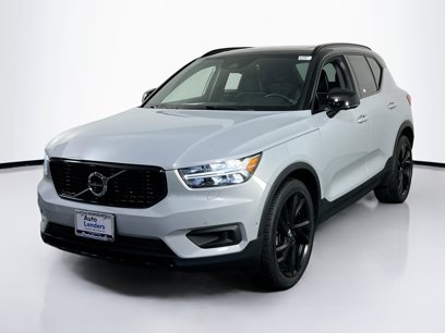 Used 2022 Volvo XC40 T5 R-Design w/ Advanced Package