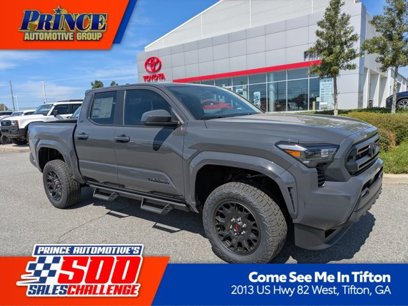 New 2025 Toyota Tacoma SR5