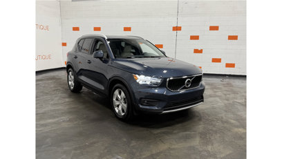 Used 2022 Volvo XC40 T4 Momentum