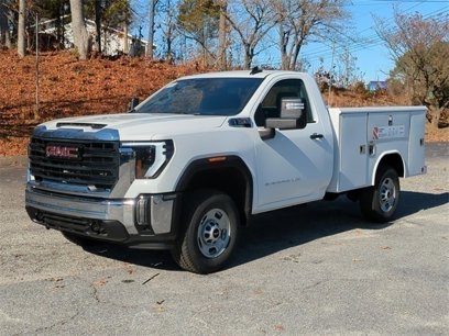 New 2024 GMC Sierra 2500 Pro w/ Convenience Package