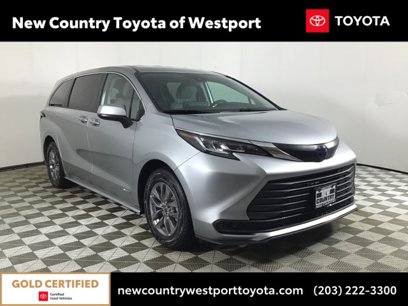 Used 2021 Toyota Sienna LE