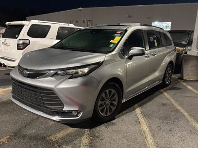 Used 2022 Toyota Sienna XLE