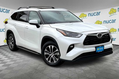 Used 2022 Toyota Highlander XLE