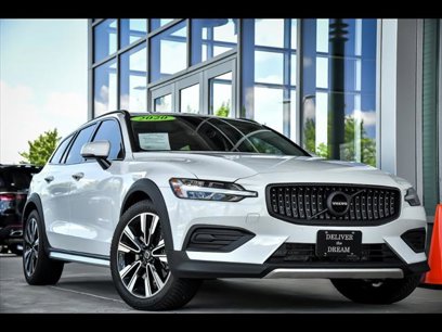 Used 2020 Volvo V60 T5 Cross Country
