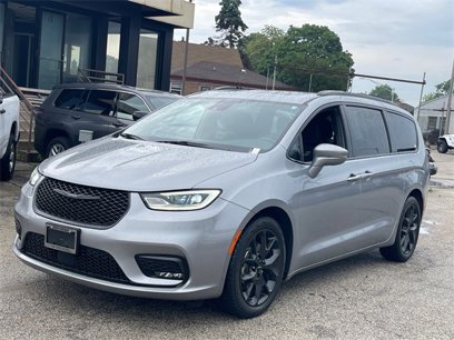 Used 2021 Chrysler Pacifica Touring w/ S Appearance Package