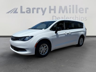 New 2025 Chrysler Voyager LX