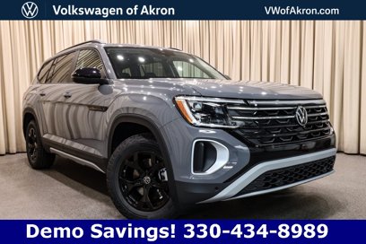 New 2024 Volkswagen Atlas Peak Edition SE