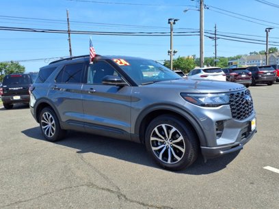 New 2025 Ford Explorer ST-Line