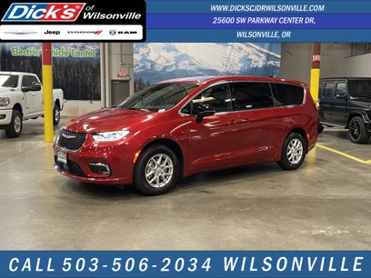 New 2025 Chrysler Pacifica Select