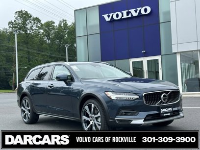 New 2025 Volvo V90 B6 Cross Country Ultra w/ Climate Package