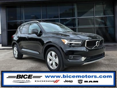 Used 2021 Volvo XC40 T5 Momentum