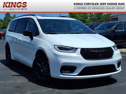 New 2025 Chrysler Pacifica Limited