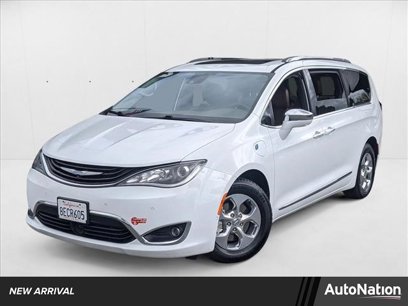 Used 2018 Chrysler Pacifica Limited w/ Advanced Safetytec Group