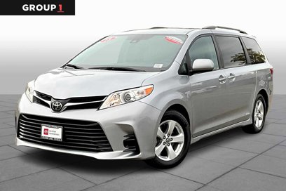 Certified 2018 Toyota Sienna LE