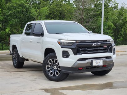 Used 2023 Chevrolet Colorado Z71 w/ Z71 Convenience Package 2