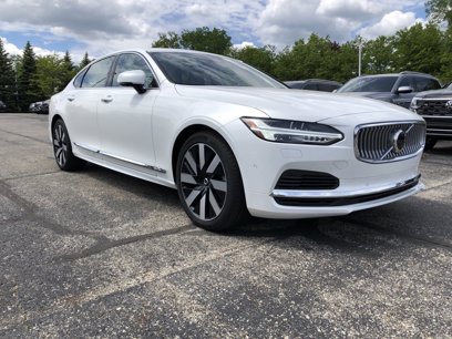 New 2024 Volvo S90 T8 Ultimate w/ Lounge Package