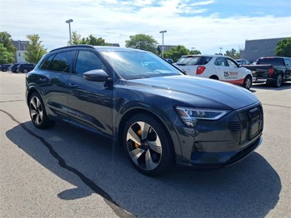Used 2022 Audi e-tron Premium Plus w/ Premium Plus Package