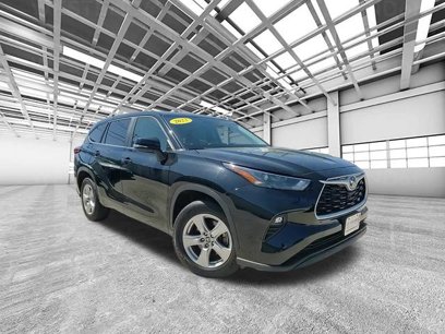 Used 2023 Toyota Highlander LE