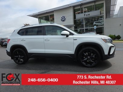 Certified 2022 Volkswagen Taos SE w/ Panoramic Sunroof Package