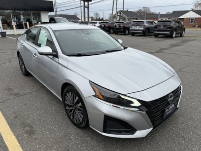 Used 2023 Nissan Altima 2.5 SV