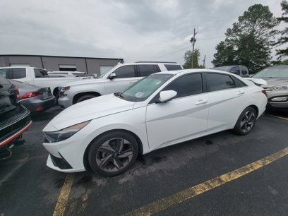 Used 2022 Hyundai Elantra SEL w/ Convenience + Premium Package