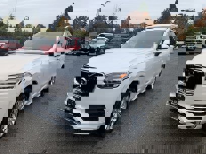 Used 2018 Volvo XC90 T5 Momentum w/ Convenience Package