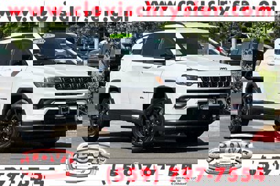 New 2025 Jeep Compass Latitude w/ Convenience Group