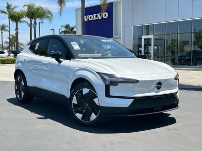 New 2025 Volvo EX30 Plus w/ Protection Package Premier