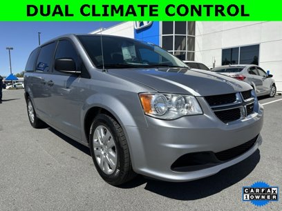 Used 2019 Dodge Grand Caravan SE w/ UConnect Hands-Free Group