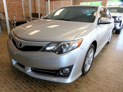 Used 2014 Toyota Camry SE