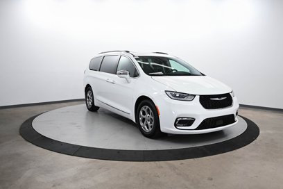 Certified 2022 Chrysler Pacifica Limited