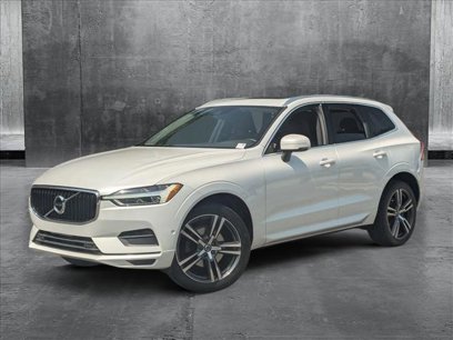 Used 2019 Volvo XC60 T5 Momentum w/ Multimedia Package