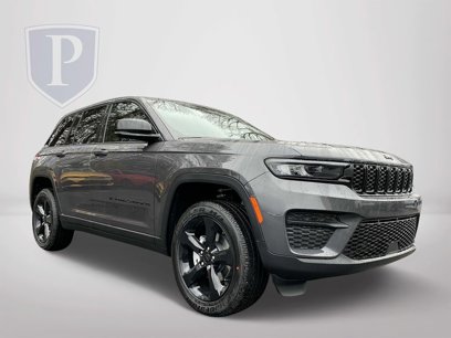 Used 2025 Jeep Grand Cherokee Altitude