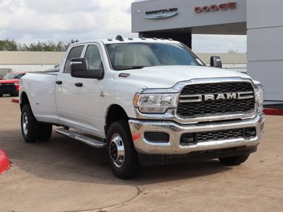 New 2024 RAM 3500 Tradesman w/ Chrome Appearance Group