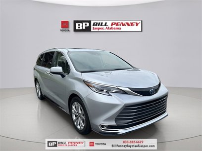 Used 2022 Toyota Sienna Platinum