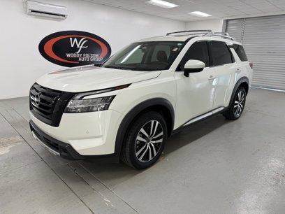 Used 2023 Nissan Pathfinder Platinum w/ Black Appearance Package