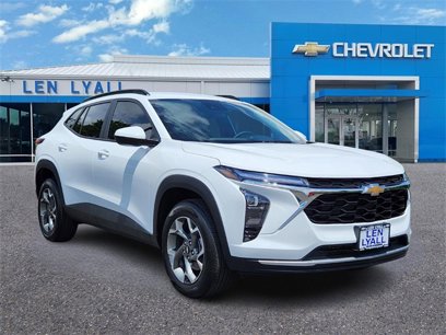 Used 2025 Chevrolet Trax LT w/ Driver Confidence Package