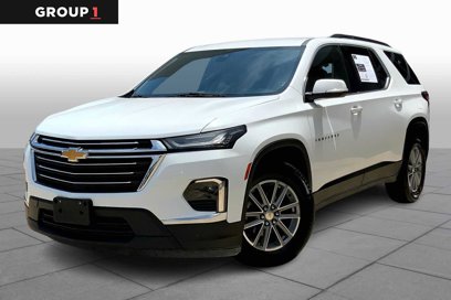 Used 2023 Chevrolet Traverse LT