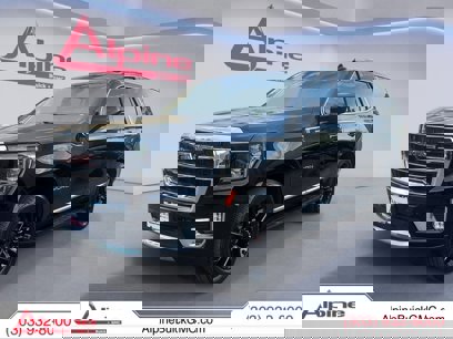 Used 2024 GMC Yukon SLT w/ SLT Luxury Package